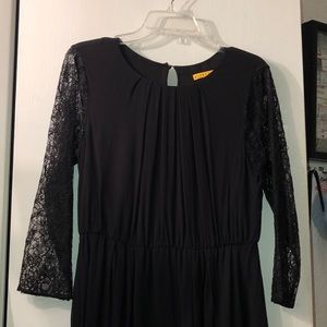 Alice + Olivia black crepe dress with lace sleeves